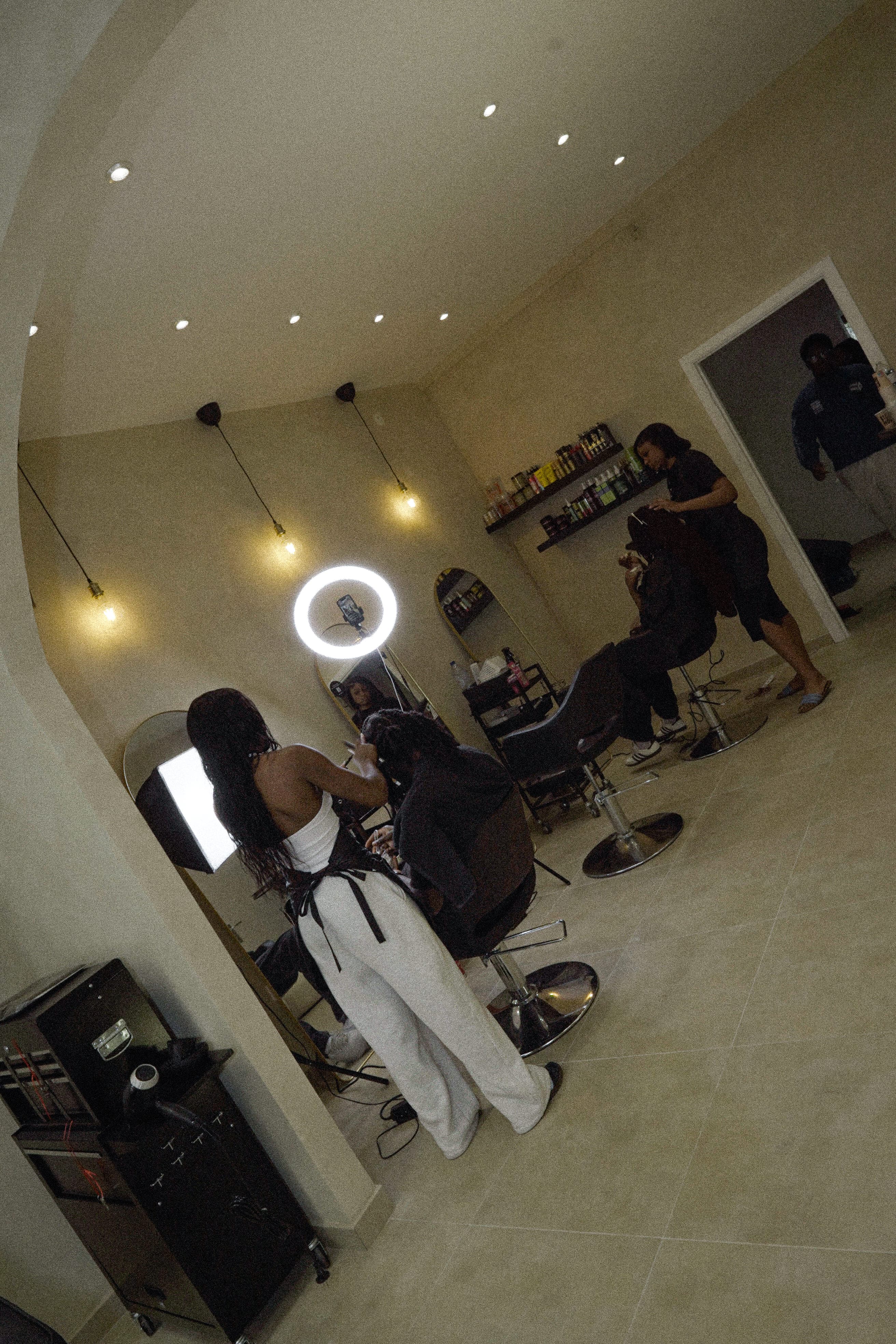 Poste de coiffage du salon Amisi Fusion Hair Beauty